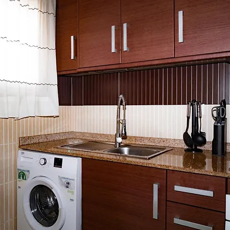 Peaceful With Sea & Nature Views, Terrace, Pool And Garage شقة *