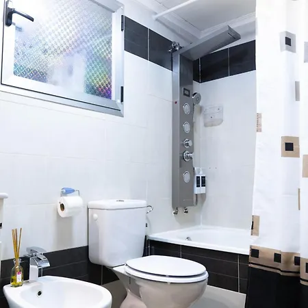 Peaceful With Sea & Nature Views, Terrace, Pool And Garage شقة