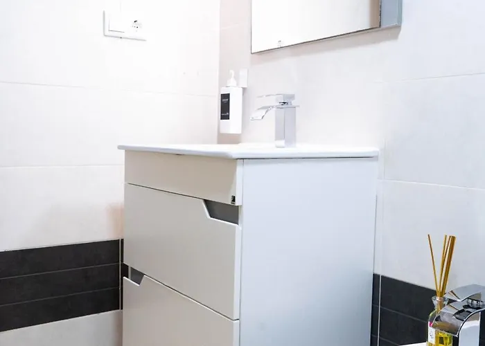 Peaceful With Sea & Nature Views, Terrace, Pool And Garage Διαμέρισμα